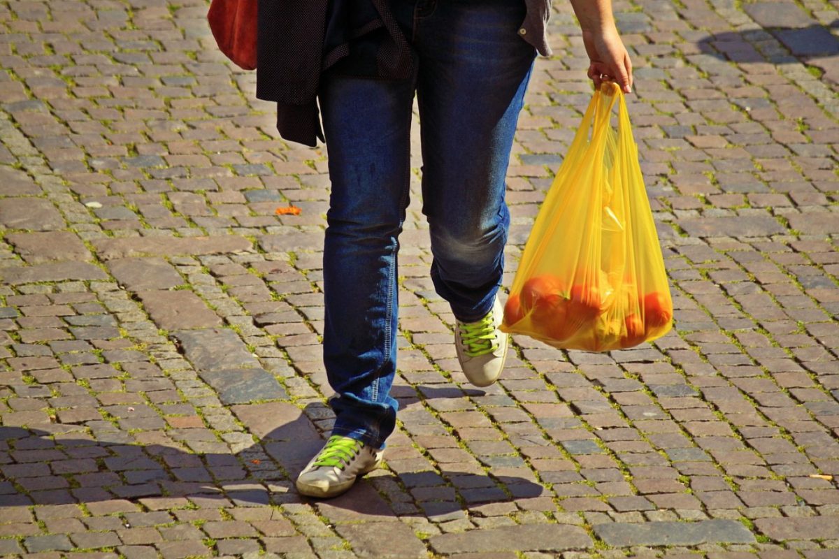 Choisir des paquets réutilisables pour courses équitables