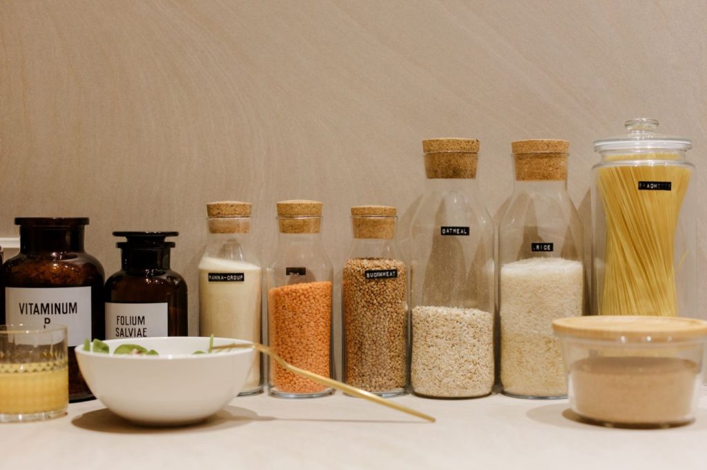 Comparatif des méthodes de stockage des aliments secs